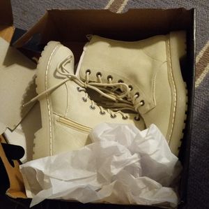 American Eagle boots